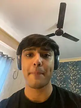 Snapshot of sunny49477 chatting on December 26, 2024, 4:43 am sunny49477 online show from December 26, 2024, 4:43 am