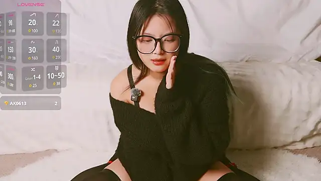 Snapshot of Yu_UwU_ chatting on March 4, 2025, 12:44 pm Yu UwU  online show from March 4, 2025, 12:44 pm