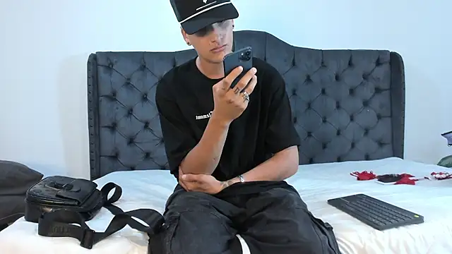 two milkyway online show from September 23, 2025, 12:19 pm