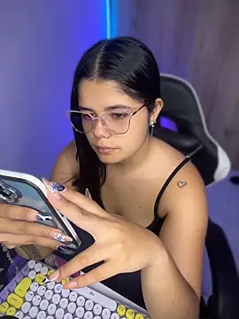 Snapshot of pretty_angela1 chatting on May 13, 2026, 10:17 pm pretty angela1 online show from May 13, 2026, 10:17 pm