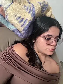 Snapshot of pretty_angela1 chatting on May 22, 2026, 10:04 pm pretty angela1 online show from May 22, 2026, 10:04 pm