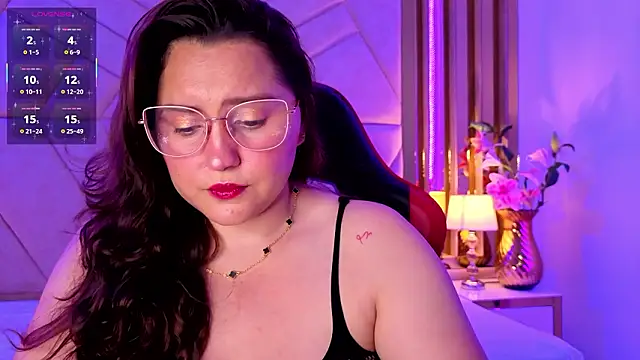 LunaPleasure online show from February 22, 2026, 5:40 am