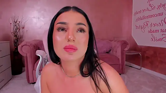 Snapshot of evanew_ chatting on February 11, 2025, 10:18 pm evanew online show from February 11, 2025, 10:18 pm