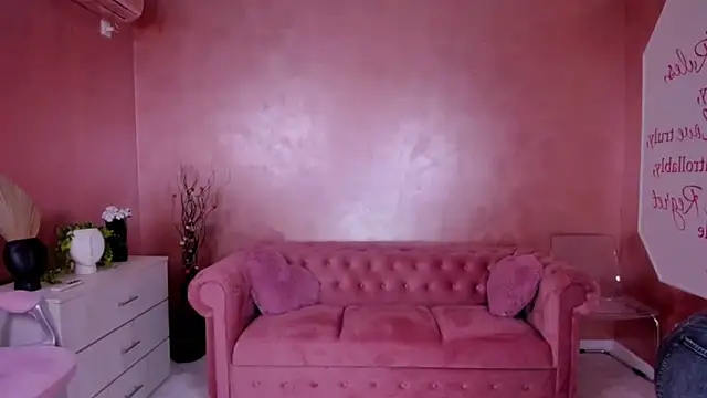 Snapshot of evanew_ chatting on February 24, 2025, 6:04 pm evanew online show from February 24, 2025, 6:04 pm