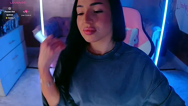 Snapshot of evanew_ chatting on September 27, 2025, 4:34 pm evanew online show from September 27, 2025, 4:34 pm