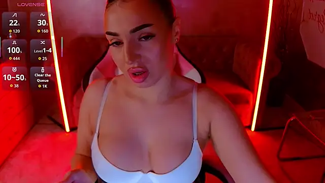 Snapshot of evanew_ chatting on November 26, 2025, 5:03 pm evanew online show from November 26, 2025, 5:03 pm