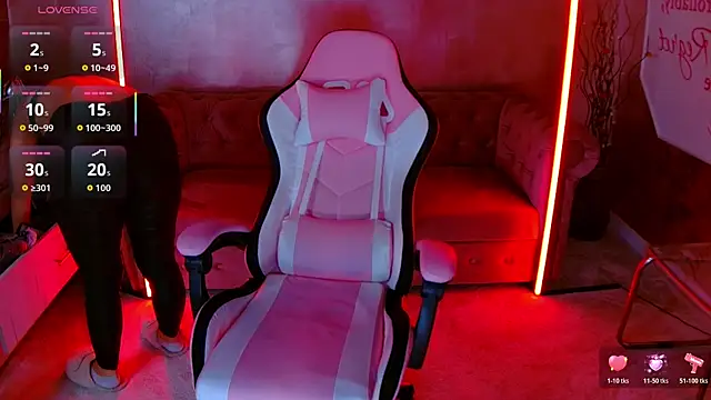 Snapshot of evanew_ chatting on November 29, 2025, 5:49 pm evanew online show from November 29, 2025, 5:49 pm