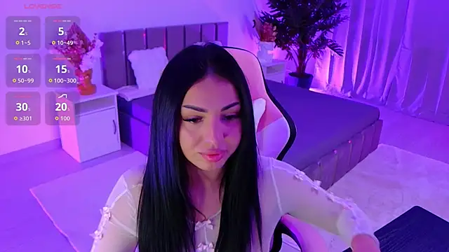 Snapshot of evanew_ chatting on February 6, 2026, 5:49 pm evanew online show from February 6, 2026, 5:49 pm