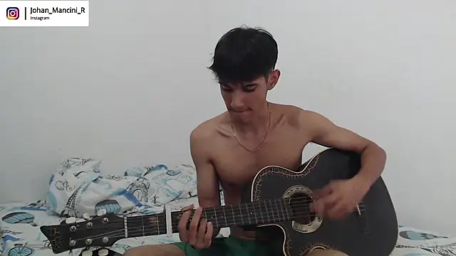 Snapshot of Johan_Mancini_R chatting on January 8, 2025, 7:13 pm Johan Mancini R online show from January 8, 2025, 7:13 pm