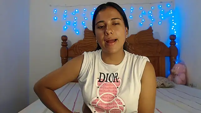 Coral0403 online show from February 4, 2025, 7:44 pm