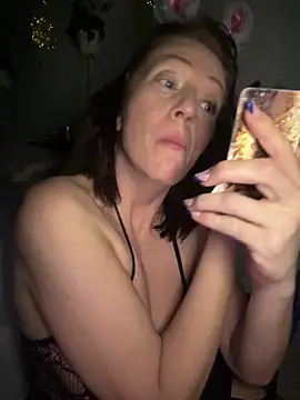 AlessasRoom online show from April 5, 2026, 7:05 am