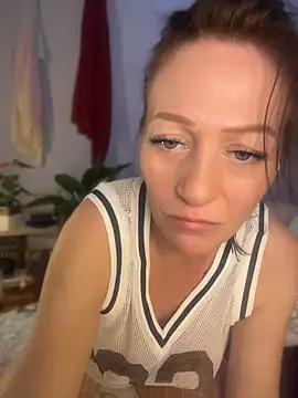 AlessasRoom online show from April 7, 2026, 4:29 pm