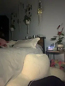 AlessasRoom online show from April 14, 2026, 3:12 am