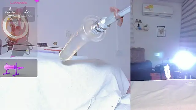 Maria Jones  online show from October 7, 2025, 1:25 am