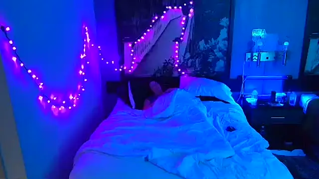 Snapshot of hotemberly_jake chatting on January 10, 2025, 11:22 am hotemberly jake online show from January 10, 2025, 11:22 am