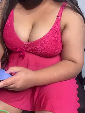 tanvihot2 online show from April 12, 2026, 5:29 pm