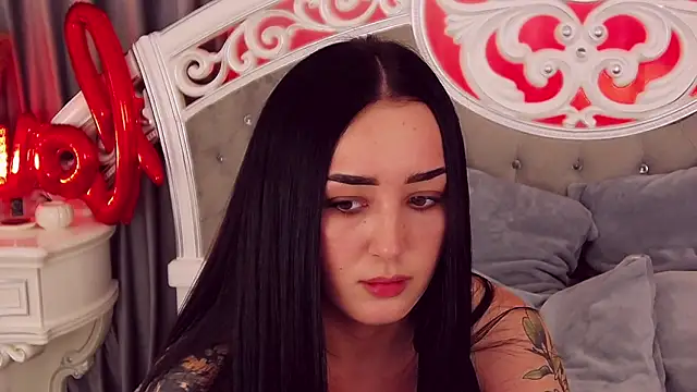 KimKhallifa online show from February 25, 2025, 7:09 am