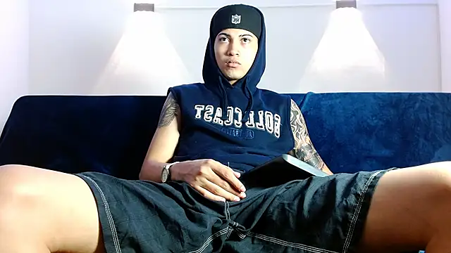 Br4ndxpimm online show from October 3, 2025, 1:52 pm