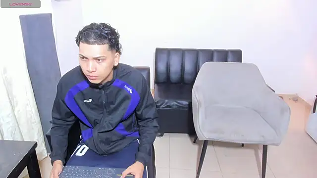 Br4ndxpimm online show from June 25, 2026, 2:21 pm