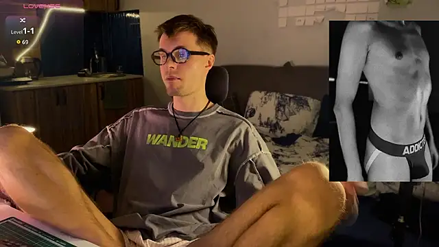 Leonnextdoor online show from March 8, 2026, 2:21 pm