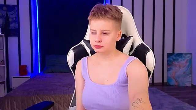 Snapshot of MissKrisWine chatting on January 11, 2025, 10:08 am MissKrisWine online show from January 11, 2025, 10:08 am