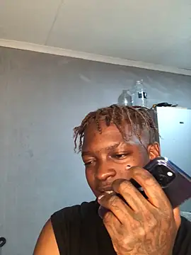 Snapshot of Redfucks333 chatting on January 6, 2026, 6:33 pm Redfucks333 online show from January 6, 2026, 6:33 pm