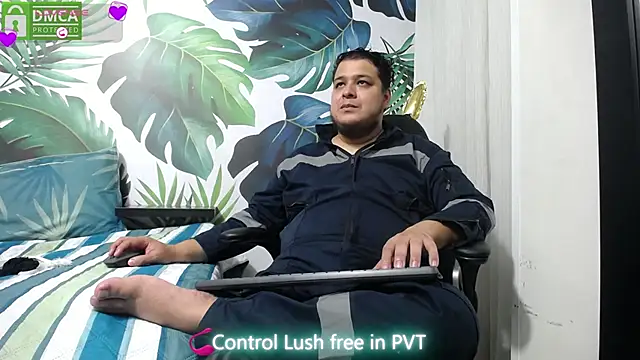 Snapshot of narendra_dayaramm chatting on March 7, 2025, 2:12 pm narendra dayaramm online show from March 7, 2025, 2:12 pm