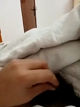 Snapshot of mauri200 chatting on December 27, 2024, 9:43 pm mauri200 online show from December 27, 2024, 9:43 pm