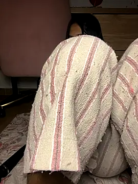 Ninabrunette18 online show from November 6, 2025, 2:23 am