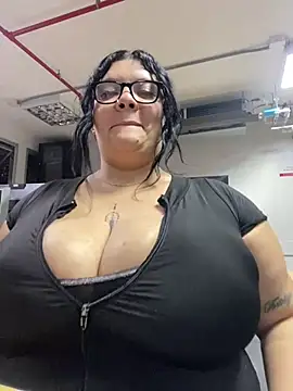 Snapshot of violeta_candyy_ chatting on February 26, 2026, 2:21 am violeta candyy online show from February 26, 2026, 2:21 am