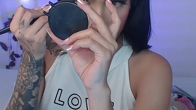 Snapshot of VenusEvans1 chatting on February 17, 2025, 9:41 pm VenusEvans1 online show from February 17, 2025, 9:41 pm