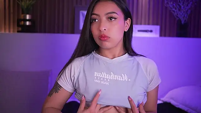 Camila dupont online show from November 14, 2025, 3:38 am