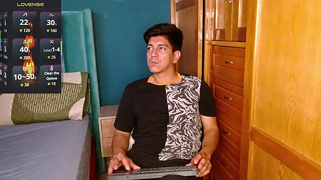 Noah-cock online show from December 1, 2025, 4:56 pm