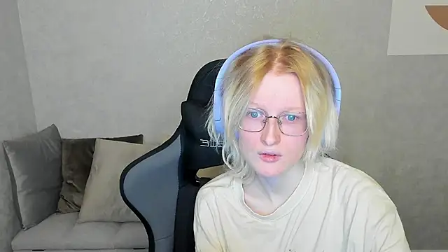 Snapshot of ElizabethHarpper chatting on September 27, 2025, 1:21 am ElizabethHarpper online show from September 27, 2025, 1:21 am