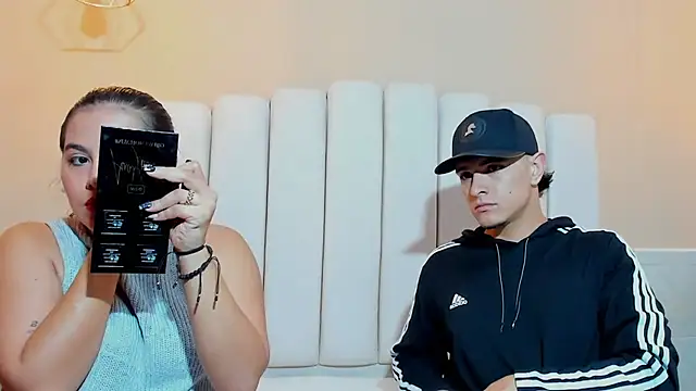 DAVID VICTORIAA online show from February 28, 2025, 1:03 pm