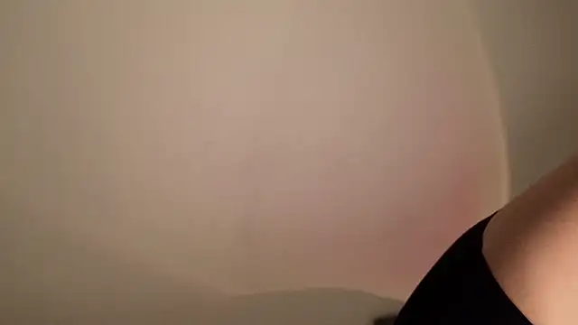 alittlestarrr online show from December 29, 2024, 3:35 pm