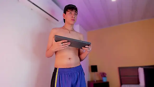 Snapshot of Brian-Ausslos chatting on December 29, 2024, 7:39 am Brian-Ausslos online show from December 29, 2024, 7:39 am