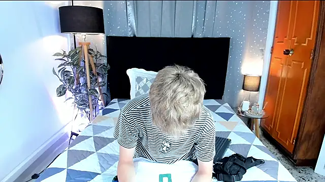 Snapshot of Brian-Ausslos chatting on January 19, 2025, 4:54 am Brian-Ausslos online show from January 19, 2025, 4:54 am