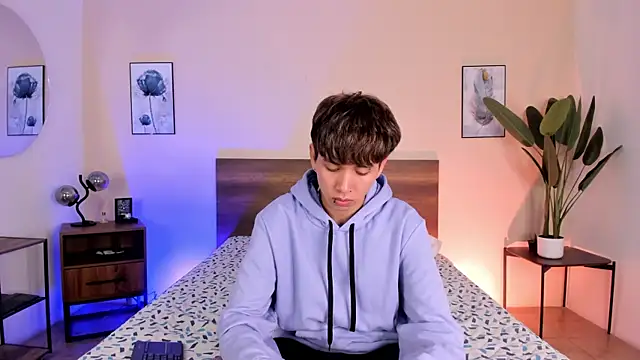 Brian-Ausslos online show from December 3, 2025, 4:31 am