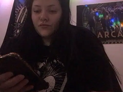 Gothicsiren online show from January 24, 2025, 6:04 pm