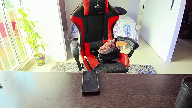 Adam Valenciia online show from September 18, 2025, 8:22 pm