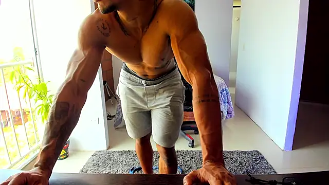 Adam Valenciia online show from September 25, 2025, 4:21 pm