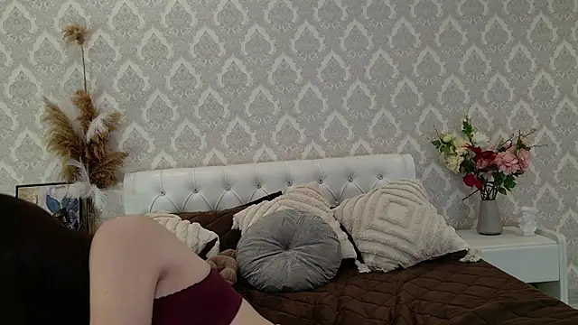 Nellie Medina online show from January 4, 2025, 4:55 am