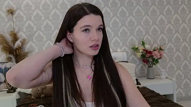 Nellie Medina online show from February 20, 2025, 9:09 pm