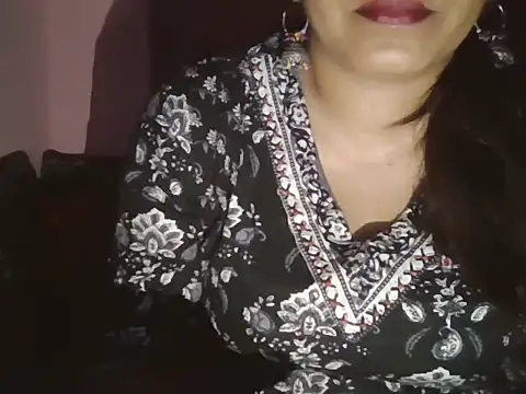 Hot-shanvi online show from May 18, 2026, 5:52 pm