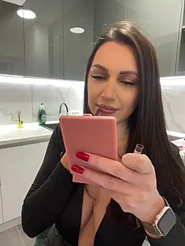 claraxjoyy online show from February 17, 2025, 4:31 am