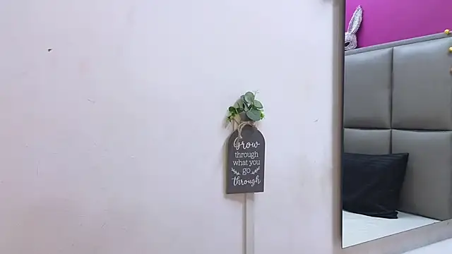 KRYSSTARITTER4 online show from October 26, 2025, 2:28 am