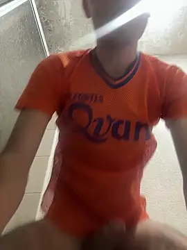 CarlosRyan1997 online show from April 30, 2026, 8:42 am
