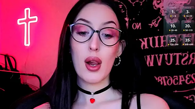 Miss Alice   online show from April 2, 2026, 11:46 pm