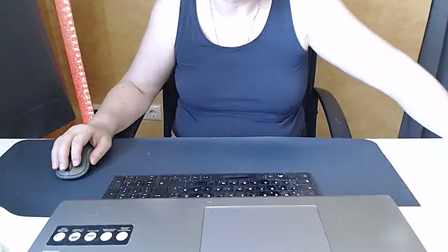 Snapshot of Sweet_Phoenix chatting on July 4, 2026, 9:04 am Sweet Phoenix online show from July 4, 2026, 9:04 am